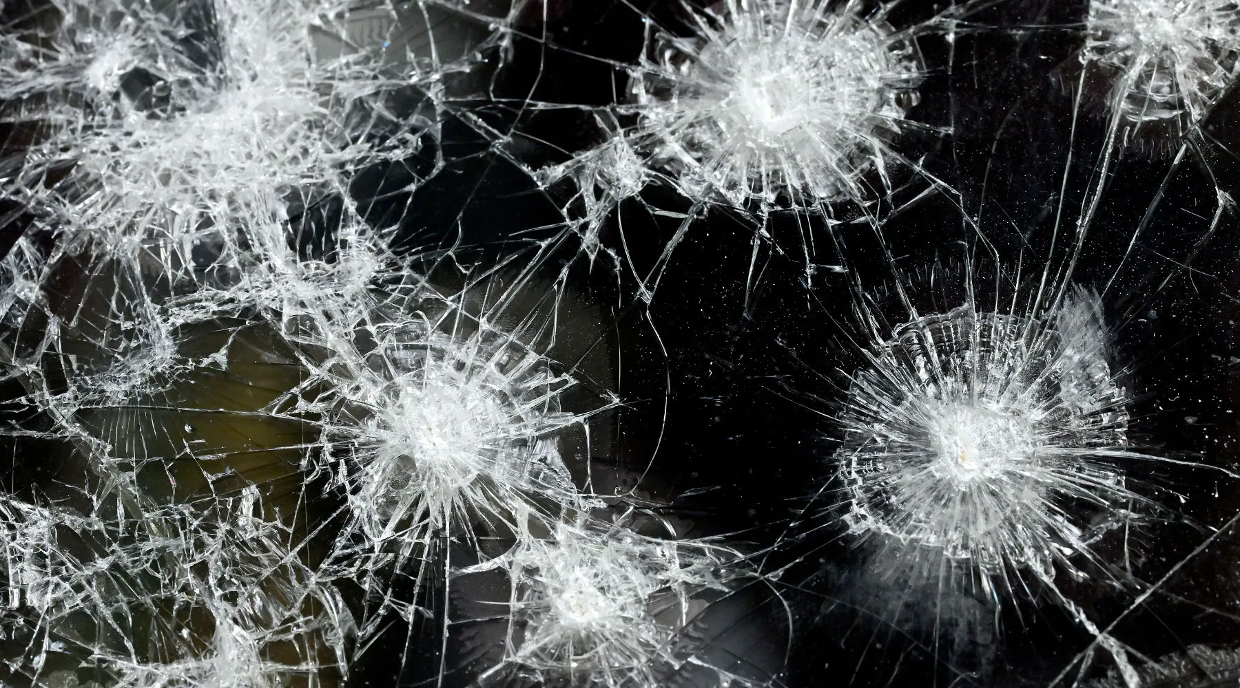 Nahaufnahme von Bruchmustern auf einem Bildschirm